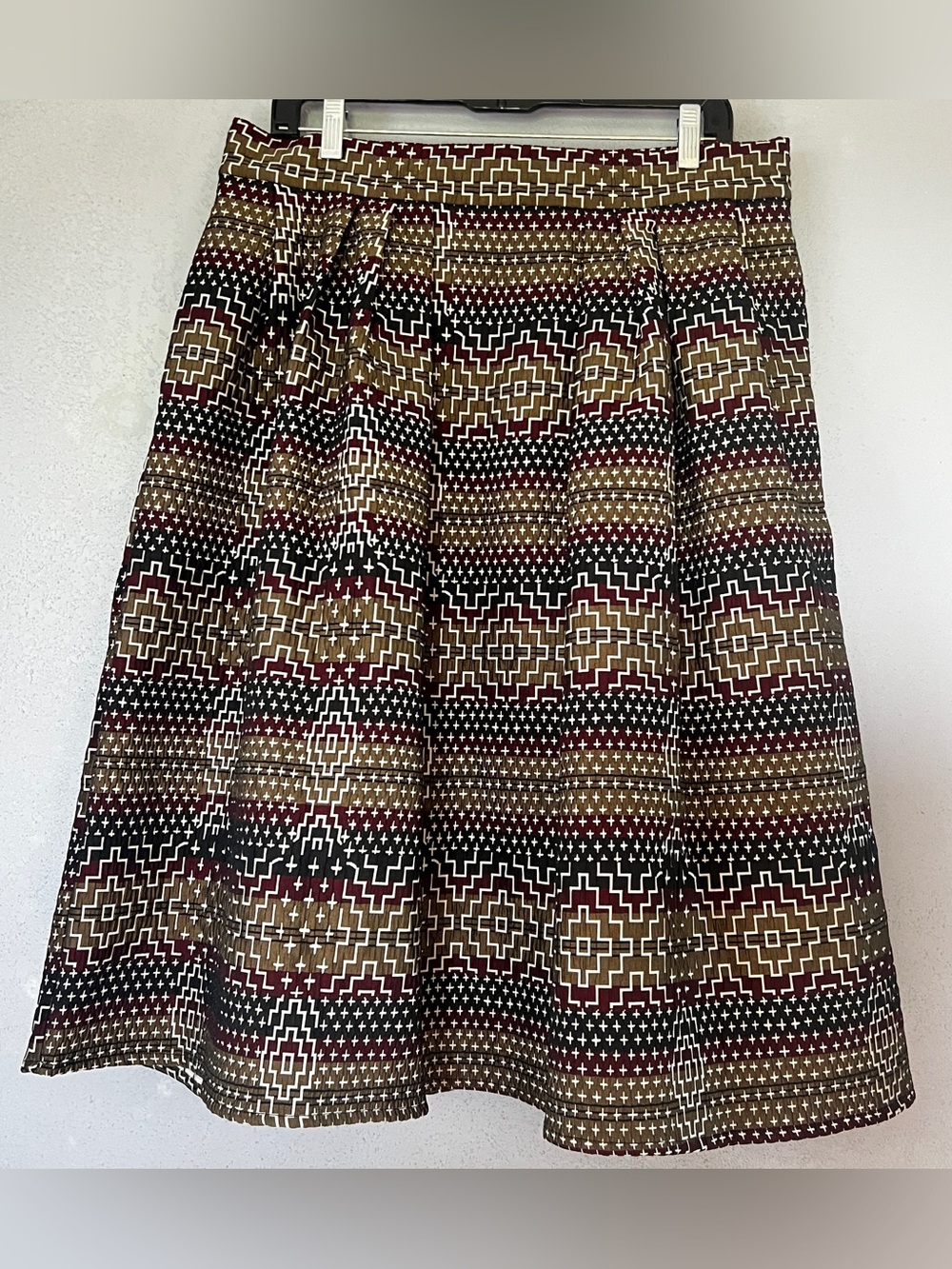 Eva Méndez NY Co maroon/white geometric pleated skirt Size 14